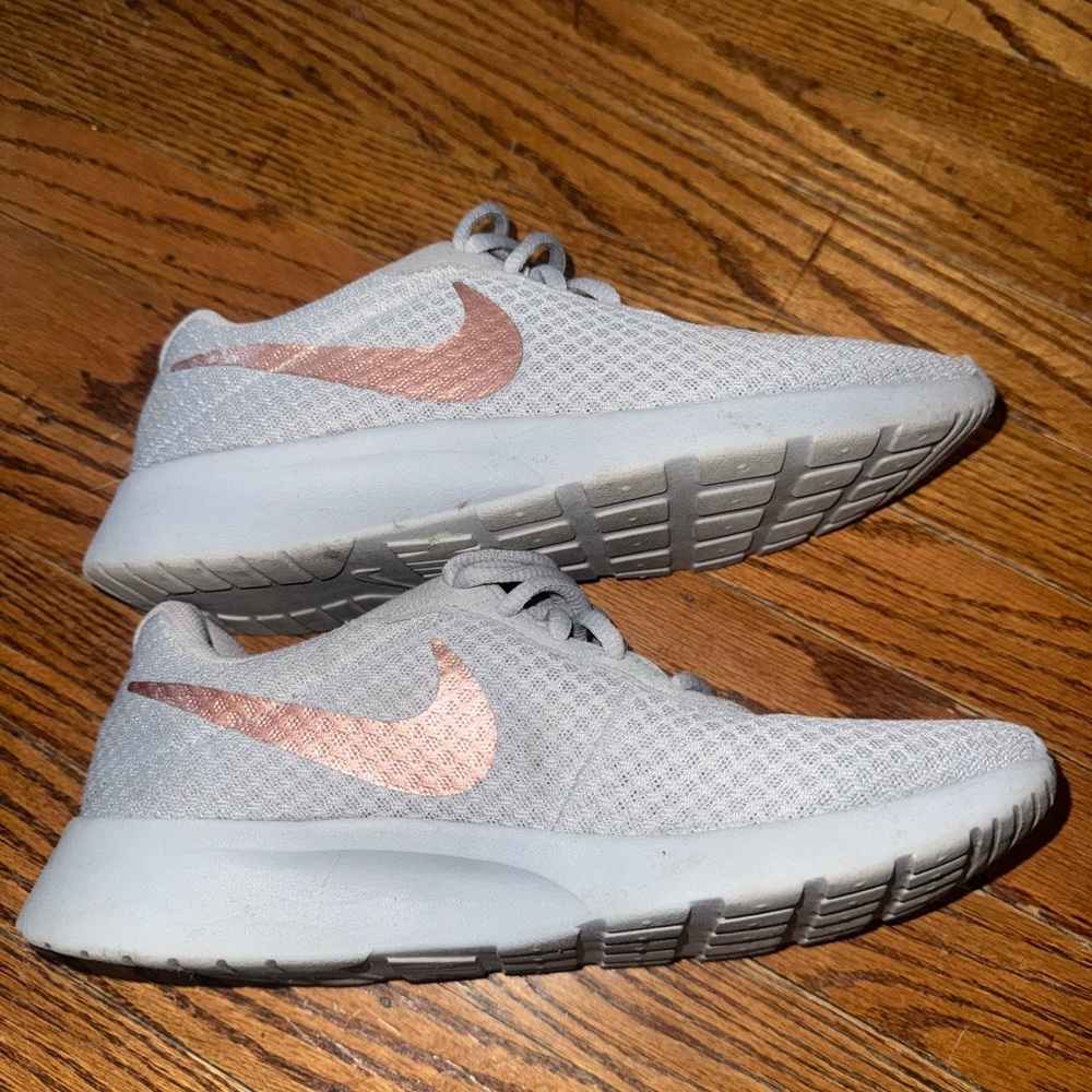 Nike Gray and rose gold Sneakers 8 women
